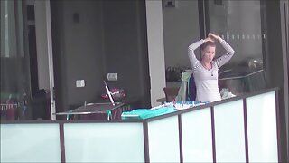 ენერგიულ ბომბში ჩარლ ...